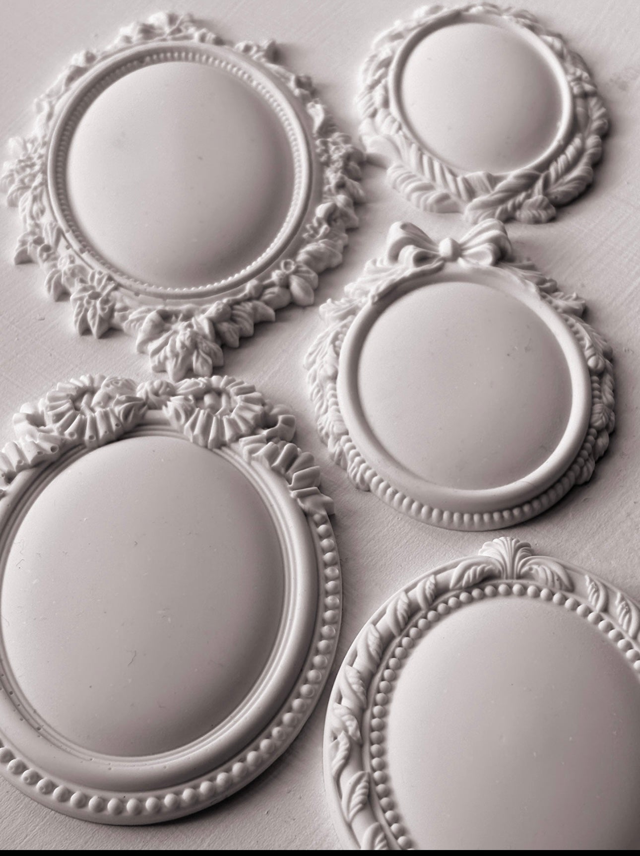 Vintage Brooches - IOD Moulds  image 1